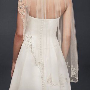 NWT *Champagne Fingertip Veil* In stores for $189!